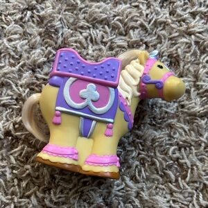 Fisher-Price Little People horse accessory from the Dance 'n Twirl Palace
